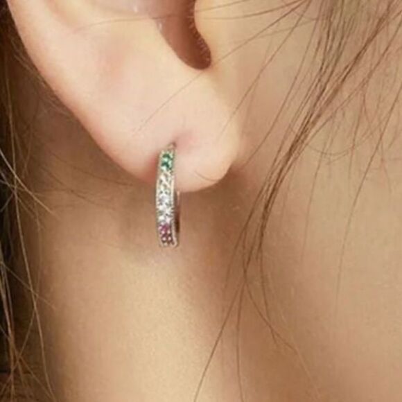 Multi Colored Minimalist hoop huggie earrings in 925 and cubic zirconia - Picture 4 of 7